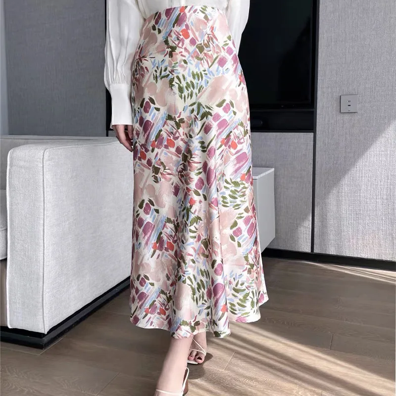 

Senior Acetic Acid Satin Skirt Women 2023 Summer Long Silk Slip Feeling Light Luxury Floral High Waist Big Skirt.