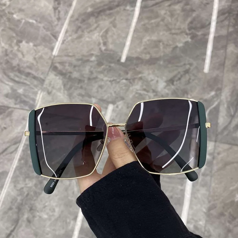 

Unisex Blue Light Blocking Glasses Designer Fashion Sunglasses High Quality Eyewear for Men & Women