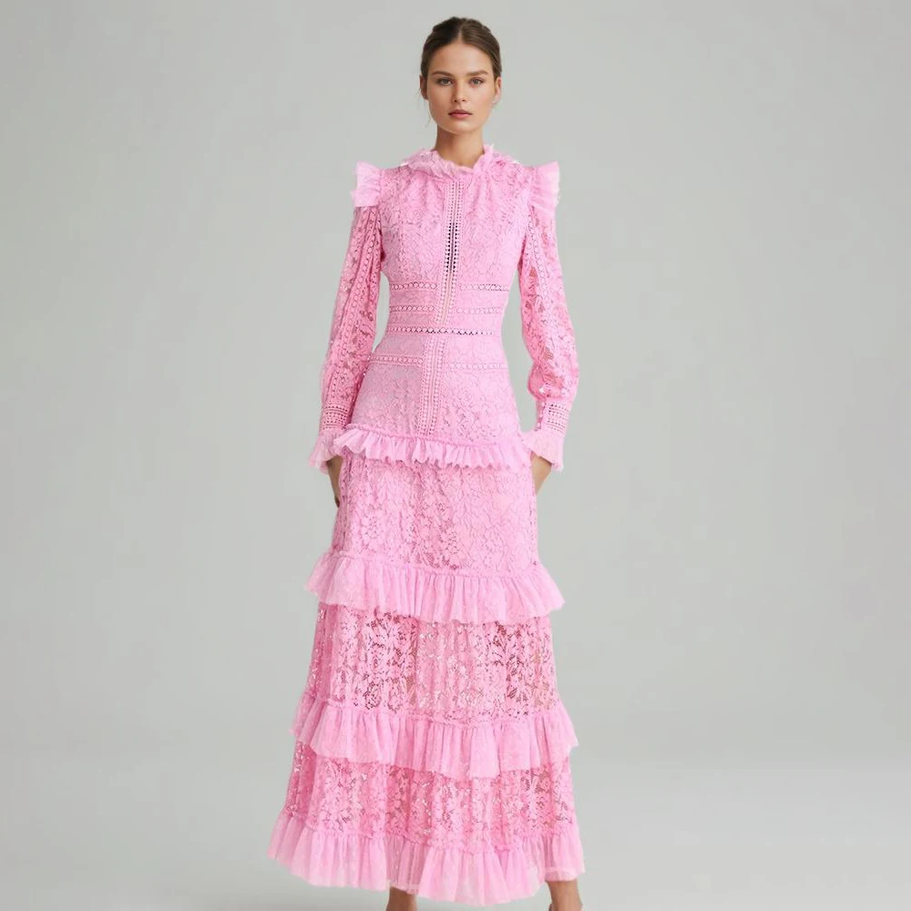 فستان طويل نسائي ضيق مطرز بخصر مرتفع