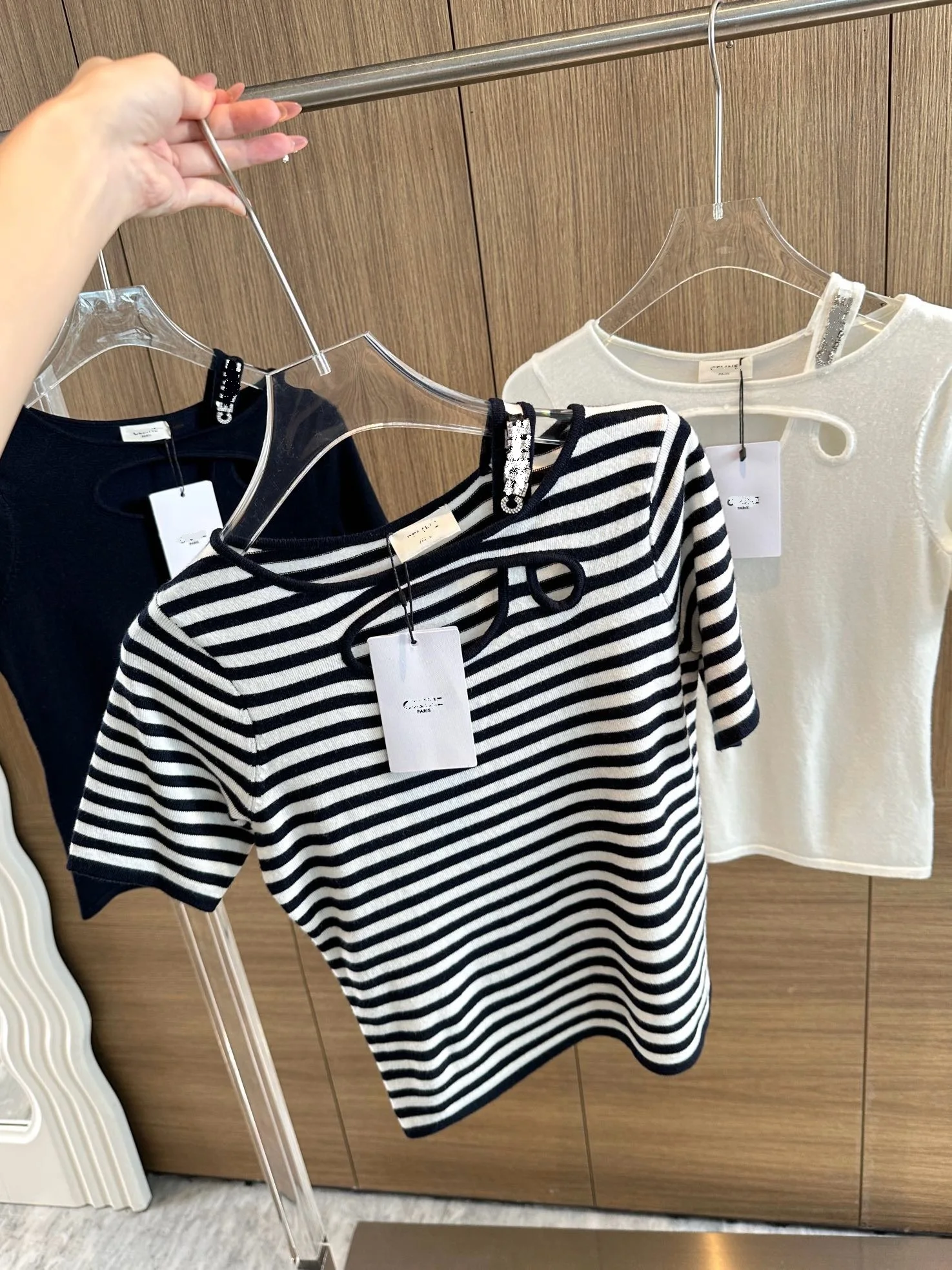 

short sleeve