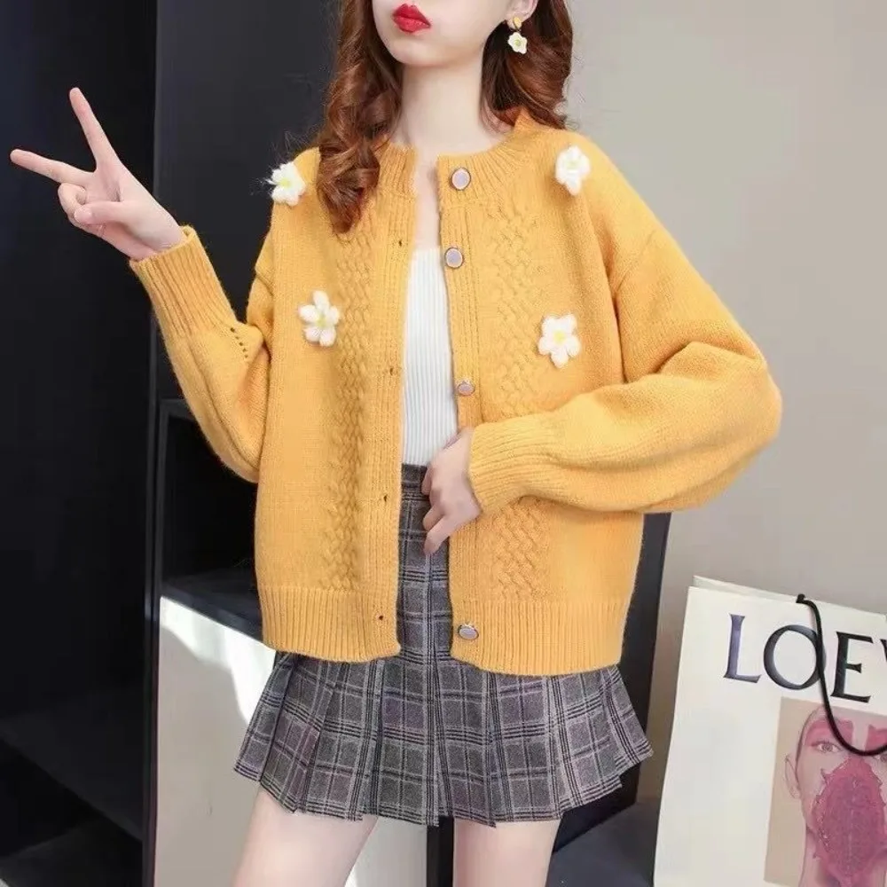 

Gentle Style Handmade Flower Hook Ball Knitted Cardigan For Women In Autumn 2023, New Design Sense, Small Fresh Sweater Jacket