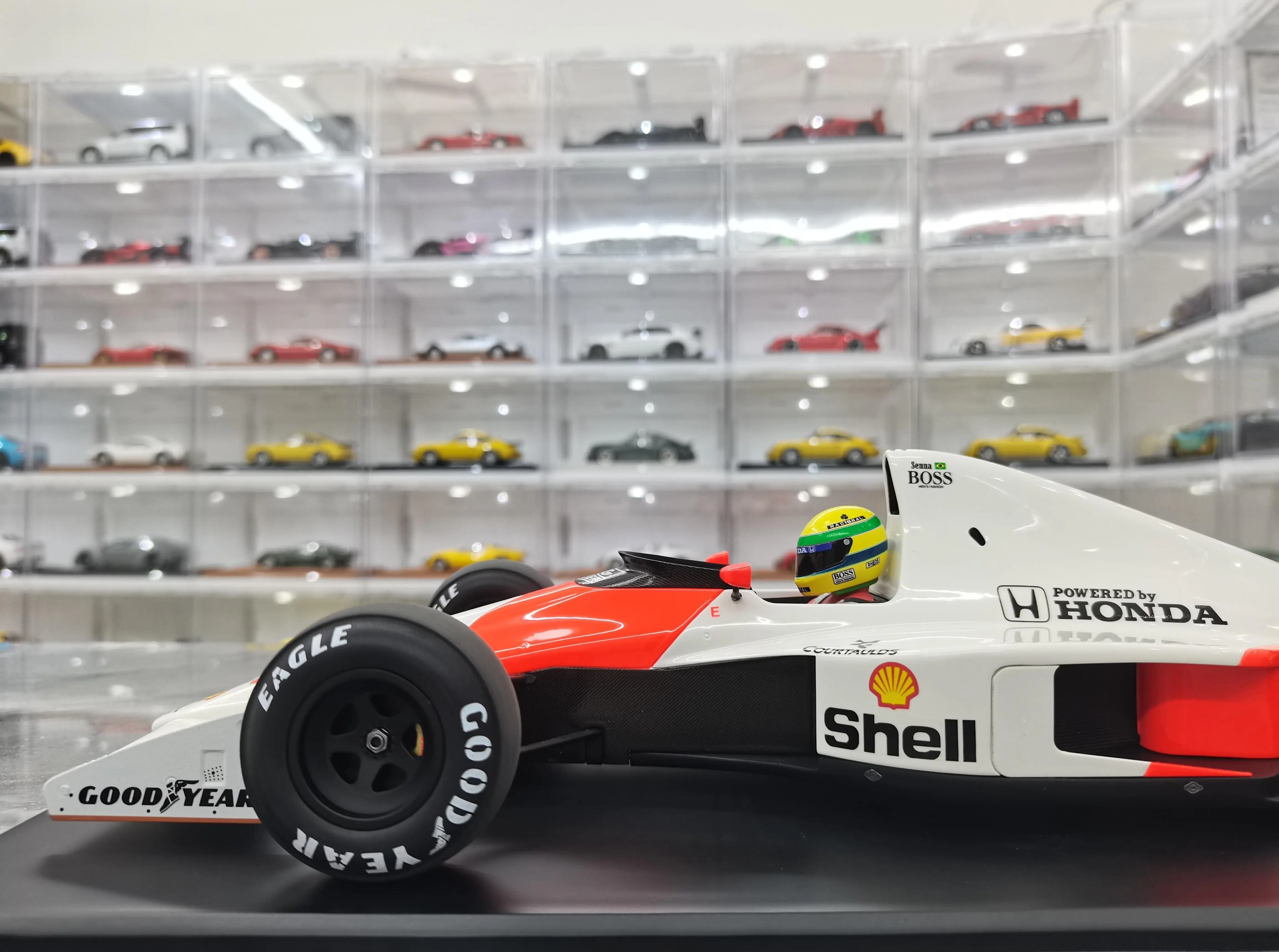 Рисунок 4 - Minichamps 1:1 F1 McLaren MP4 5B Senna NO