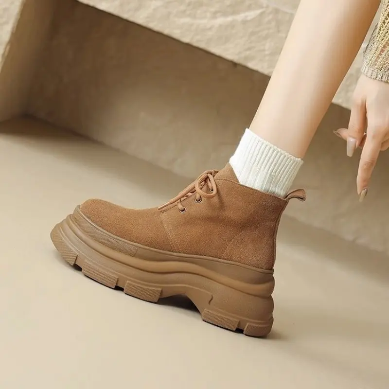 2024 New Modern Boots Women Platform Shoes Lace Up Leater Chunky Heels Hot Sale Square Heel Rubber Winter English Style Casual
