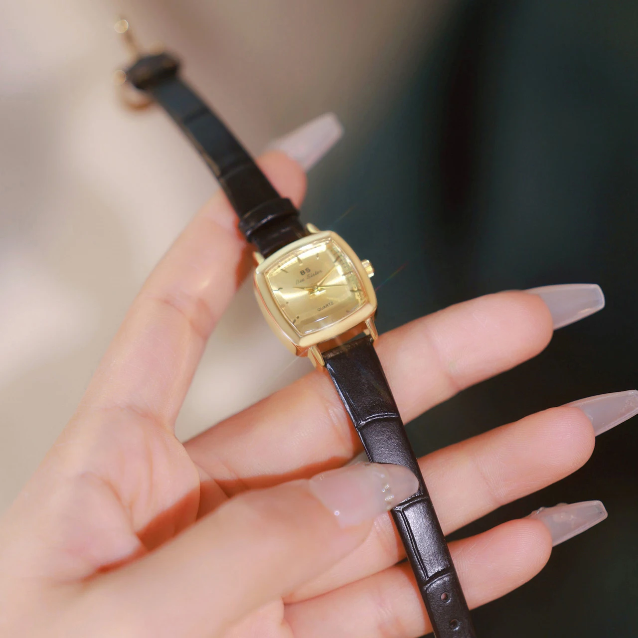 New Ladies Watches Simple Vintage Leather Strap Watch For Womens Small Dial Waterproof Quartz Wristwatches Relogios Feminino