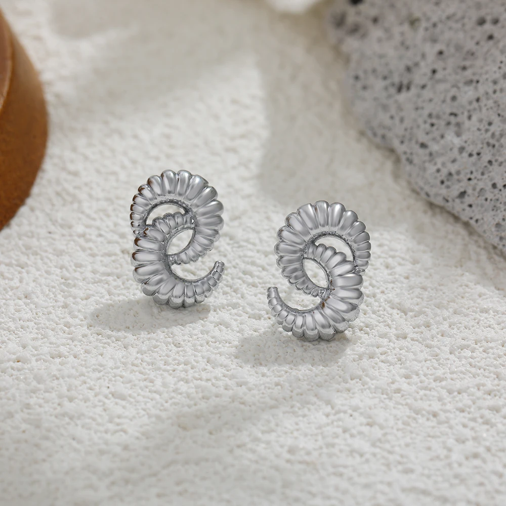 Chunky Croissant Stud Earrings for Women Striped Double Moon-shape Texture Statement Earring Vintage Femal Jewelry Party Gifts