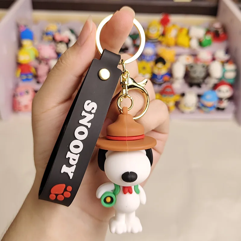 Creative cartoon Snoopy keychain trend Charlie doll car keychain pendant  fashion small gift Black Multi 