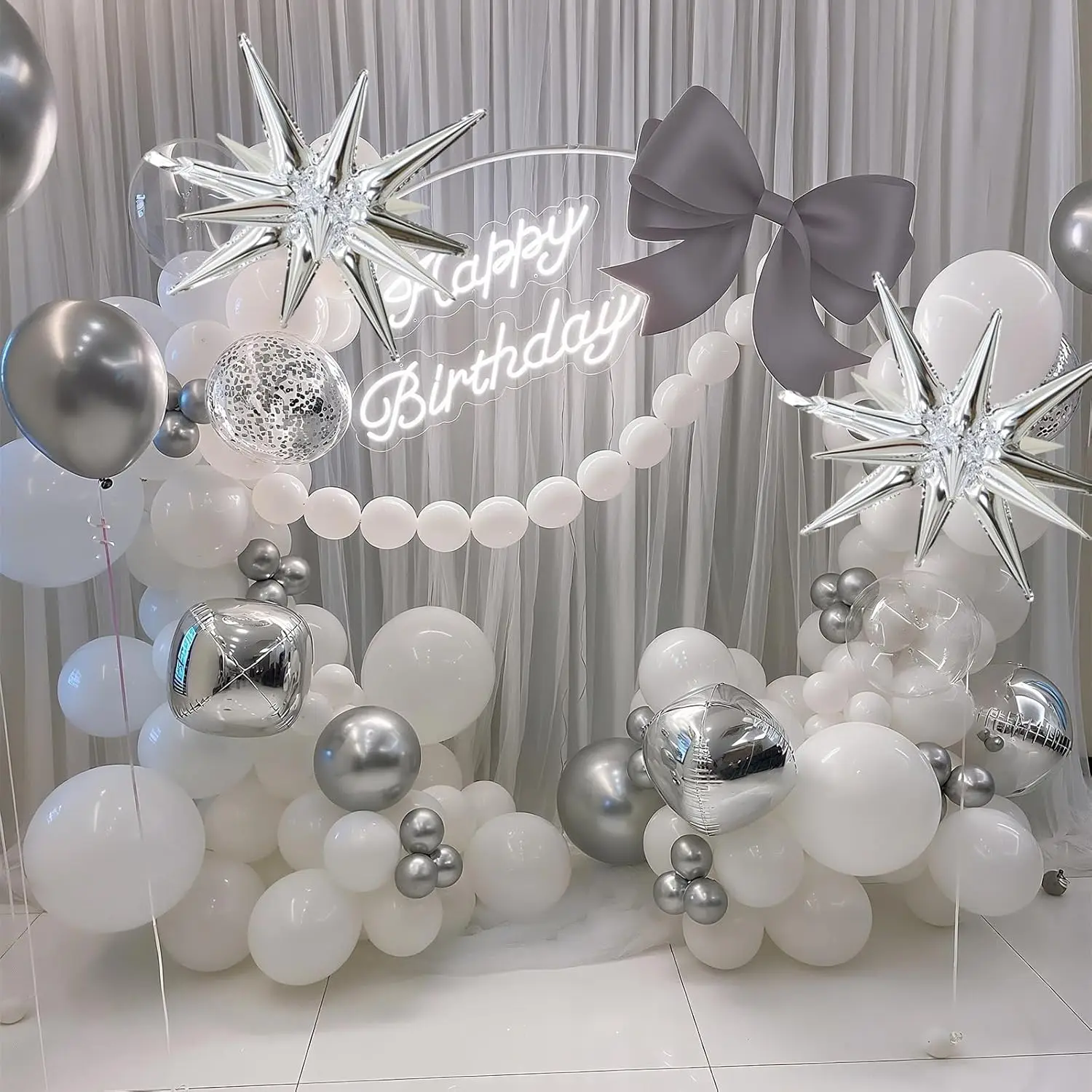 100 Graue, Silberne und Weiße Ballonsets mit Silbernen Explodierenden Sternbögen, Geeignet für Geburtstag, Weihnachten, Neujahrsdekoration – Detail 5