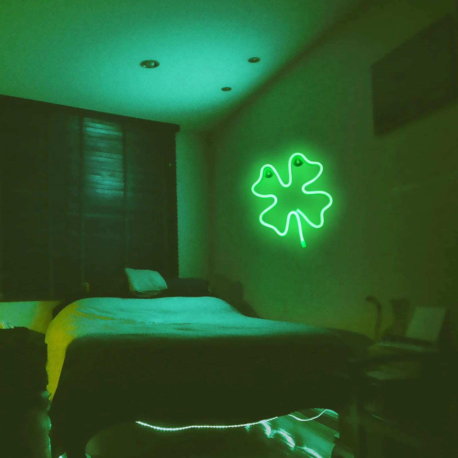 Insegna al neon di San Patrizio, decorazione da parete a LED con trifoglio per pub o bar irlandesi, regalo di illuminazione per feste ecologiche per la famiglia - Italia
