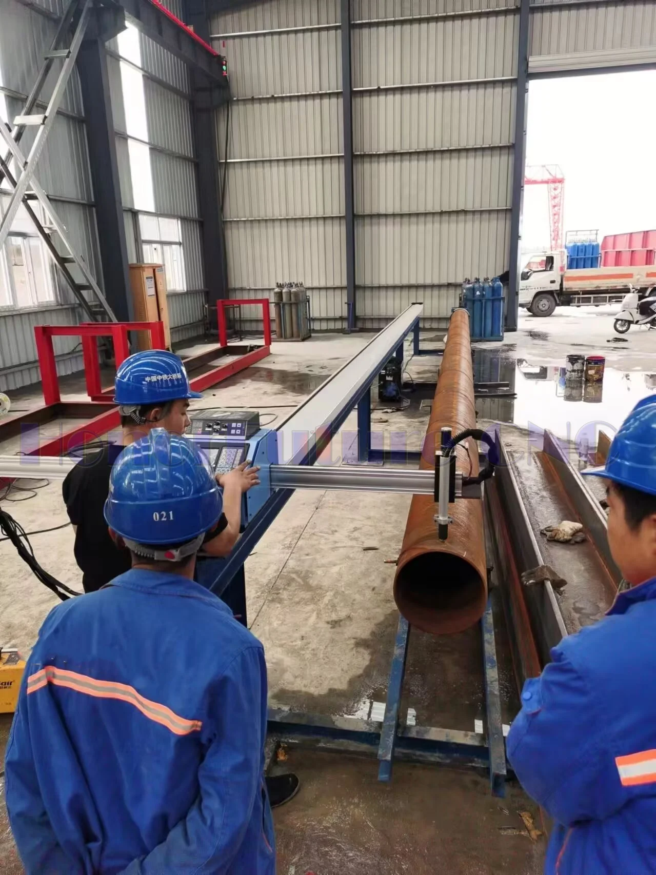 Round Steel Pipe CNC Plasma Cutting Machine 3