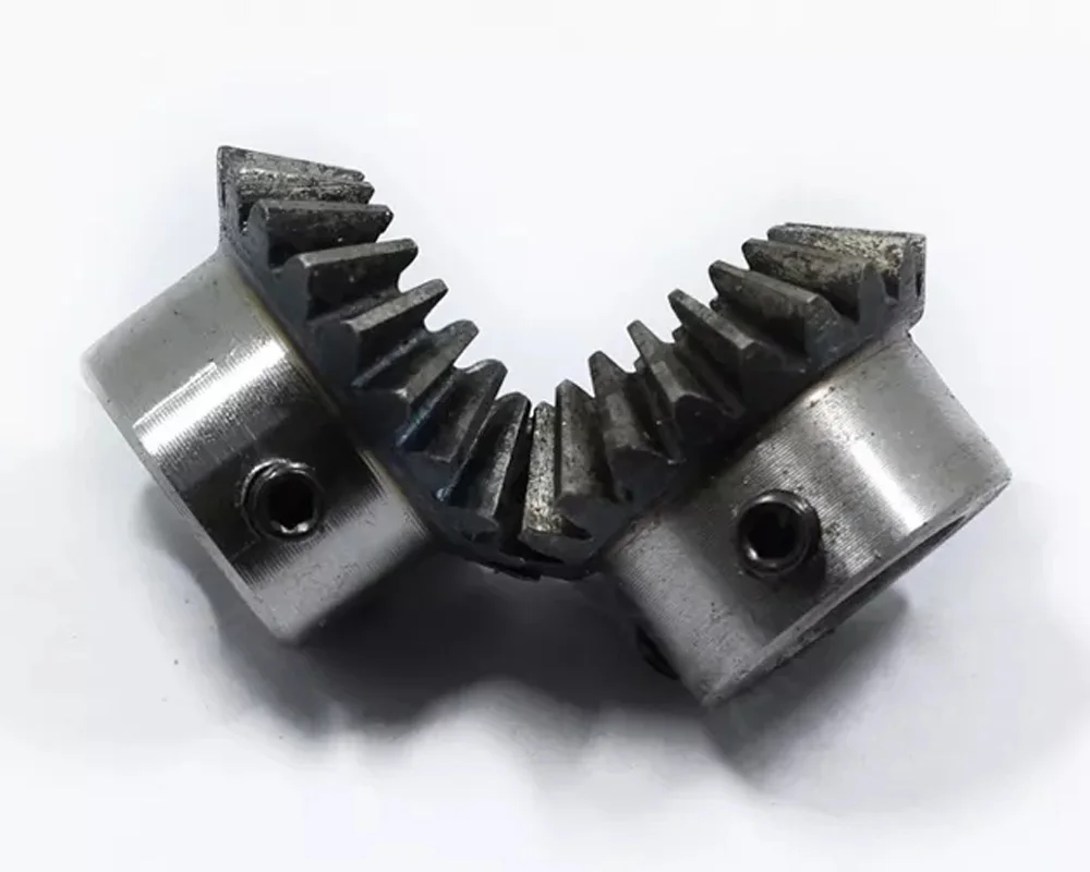 2PCS Bevel Gear 2M 20Teeth Inner Hole 8/10/12/14/15/16/17/18/19/20 mm 90 Degrees Meshing Steel Screw M5