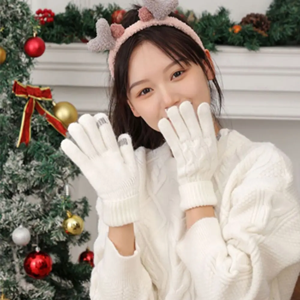 

Trendy Soft Windproof Touch Screen Twist Christmas Present Mittens Winter Gloves Knitting Gloves Women Gloves