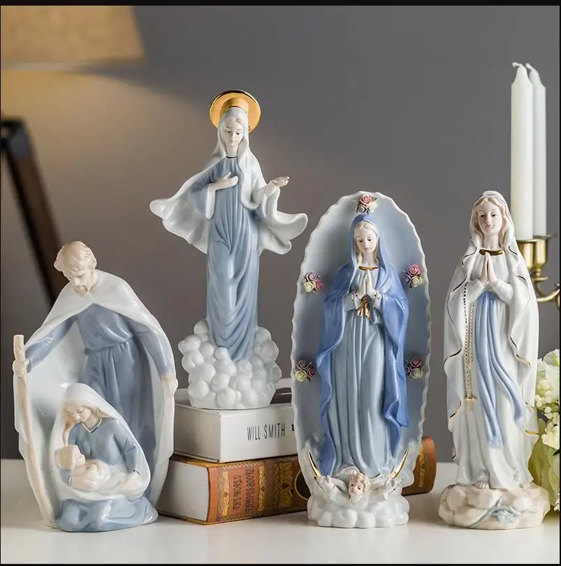 

European Ceramic Christian Jesus Statue Ornaments Church Furnishing Crafts Home Livingroom Office Desktop Figurines Decoration