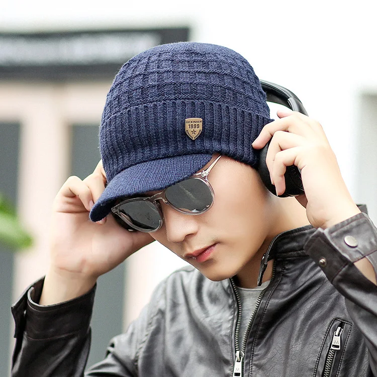 Men's Skullies Beanies with Visor for Warmth Winter Knit Earmuffs Thick Wool Lined Skull Ski Baseball Cap Winter Outdoor Riding 2