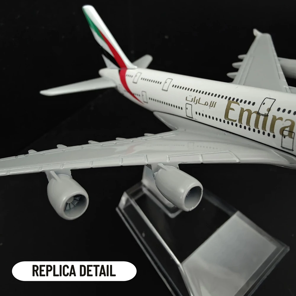 Metal Aircraft Model 1:400 Scale Emirates Airlines A380 B777 Airplane Diecast Model Aviation Plane Collectible Toys for Boys