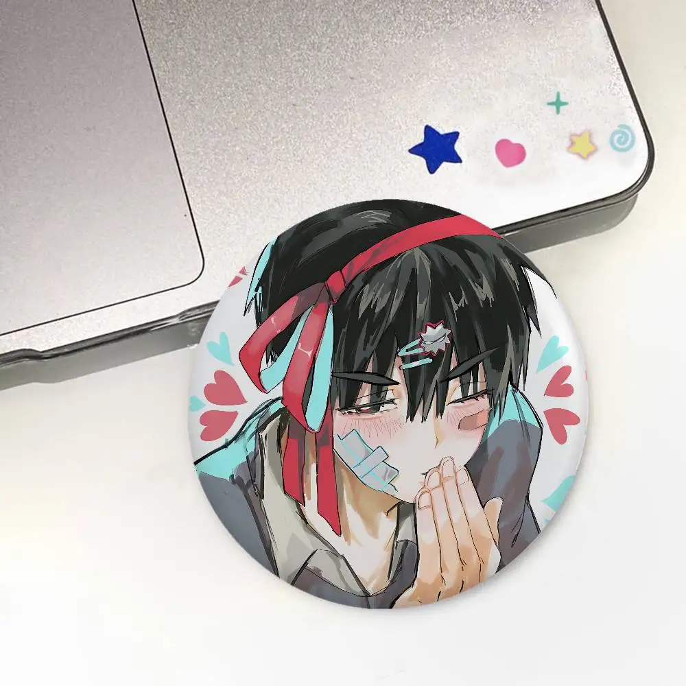 Niedliche A-Alien S-Stage Ivan Abzeichen Soft Button Pin Helle gedruckte Ikone Geschenk für Freunde Abzeichen Kragen Brosche Anstecknadel Metall – Detail 32