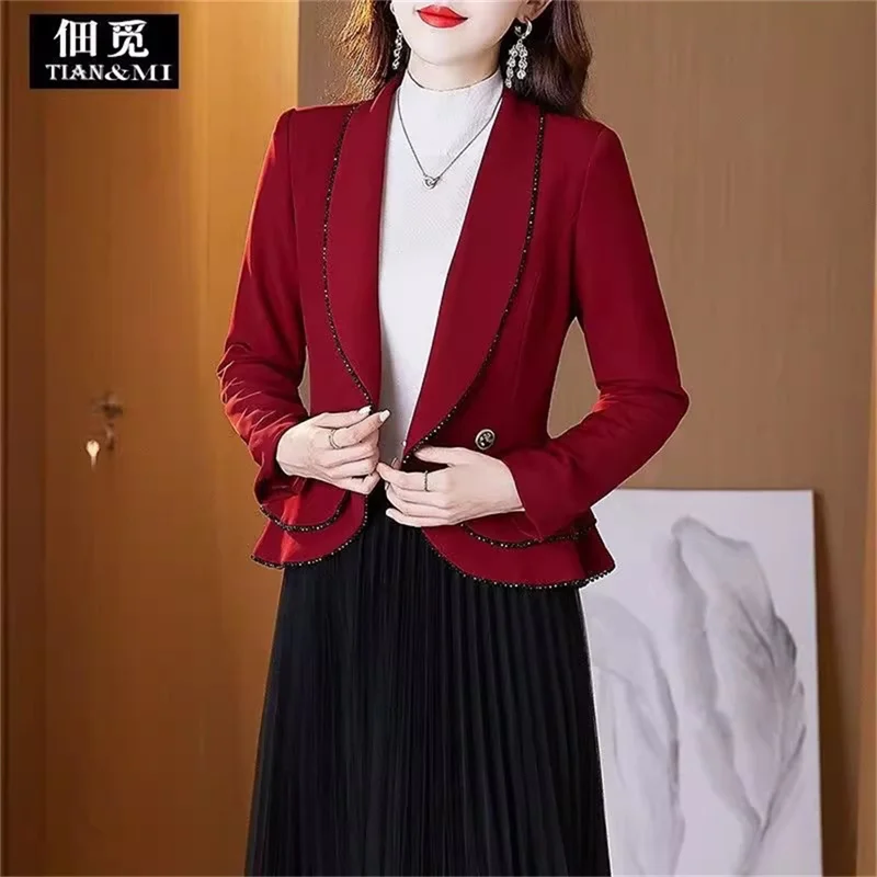 Suit Jacket Women's Short 2024 New Spring Autumn Wine Red Design Sense Top Elegant Suit Jacket Female Slim Single Buckle Blazer