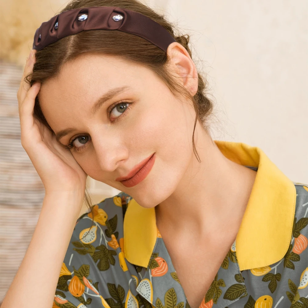 Рисунок 6 - Женская атласная лента для волос