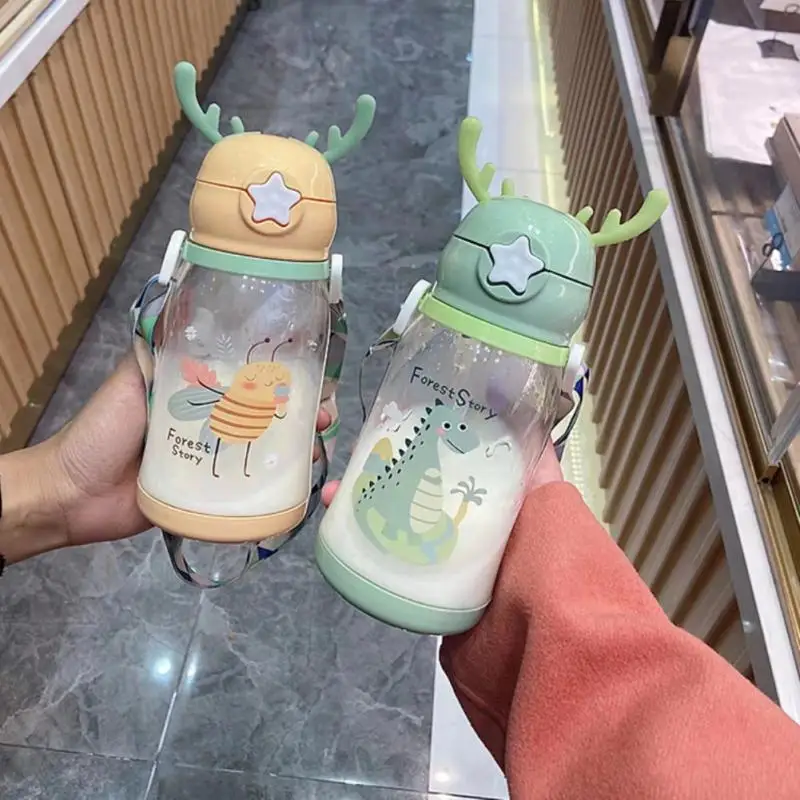 

580ml Cartoon Water Cup With Straw Large-capacity Antler Plastic Cup Students Kids Water Sippy Cup Drinking Milk Water Dual-Use