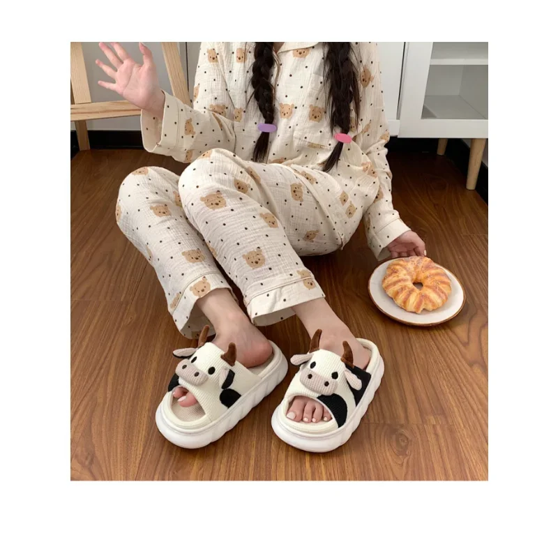 2023 Women's Slippers Summer Four Seasons Indoor Home Sandals and Slippers Cute Cartoon Milk Cow House Slippers Funny Shoes