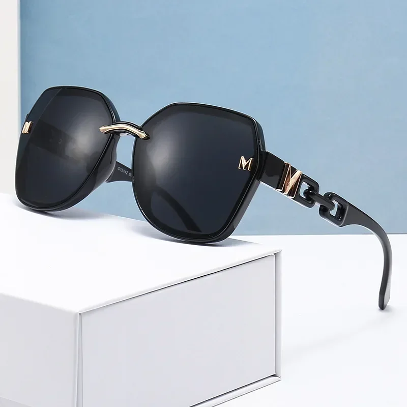 

2024 New Square Sunglasses Women Brand Simple Letter Cool Ladies Sun Glasses Vintage Eyewear Men UV400 Oculos De Sol Gafas