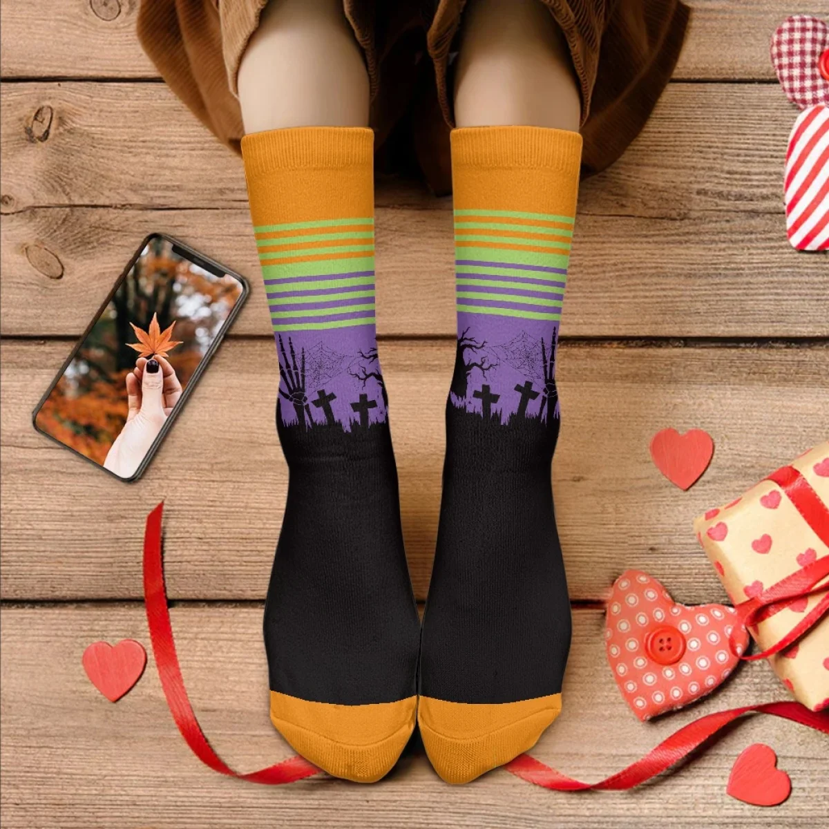 

Halloween Stripes Skeleton Hand Spider Web Pattern Autumn High Quality Middle Tube Socks Non-slip Sweat Absorption Sockings Men