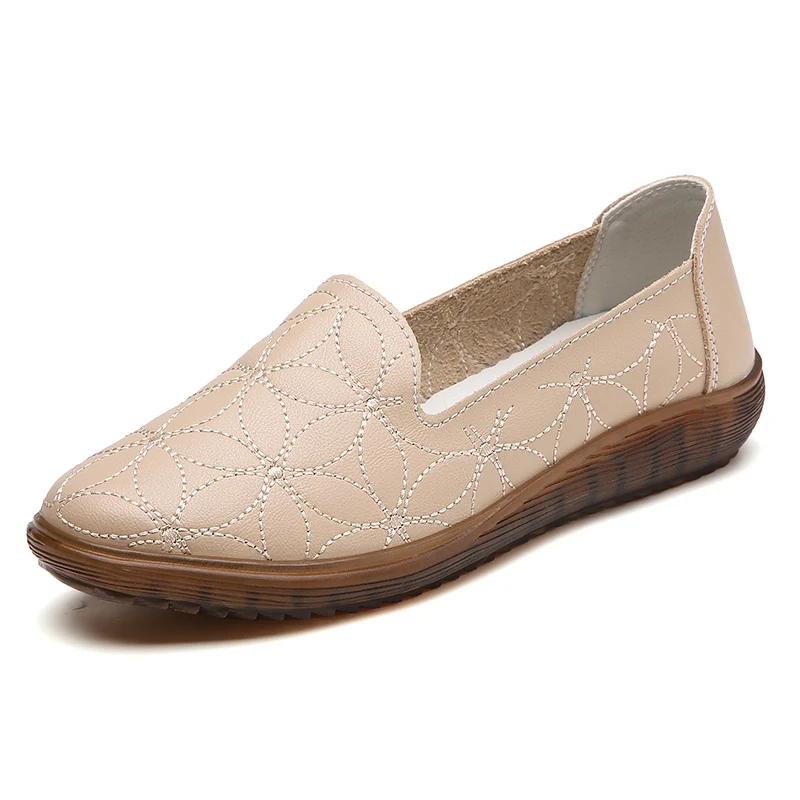 

Fashionable White Leather Casual Shoes for Women's Spring and Autumn Flat Shoes Lightweight and Versatile for Mothers' Shoes