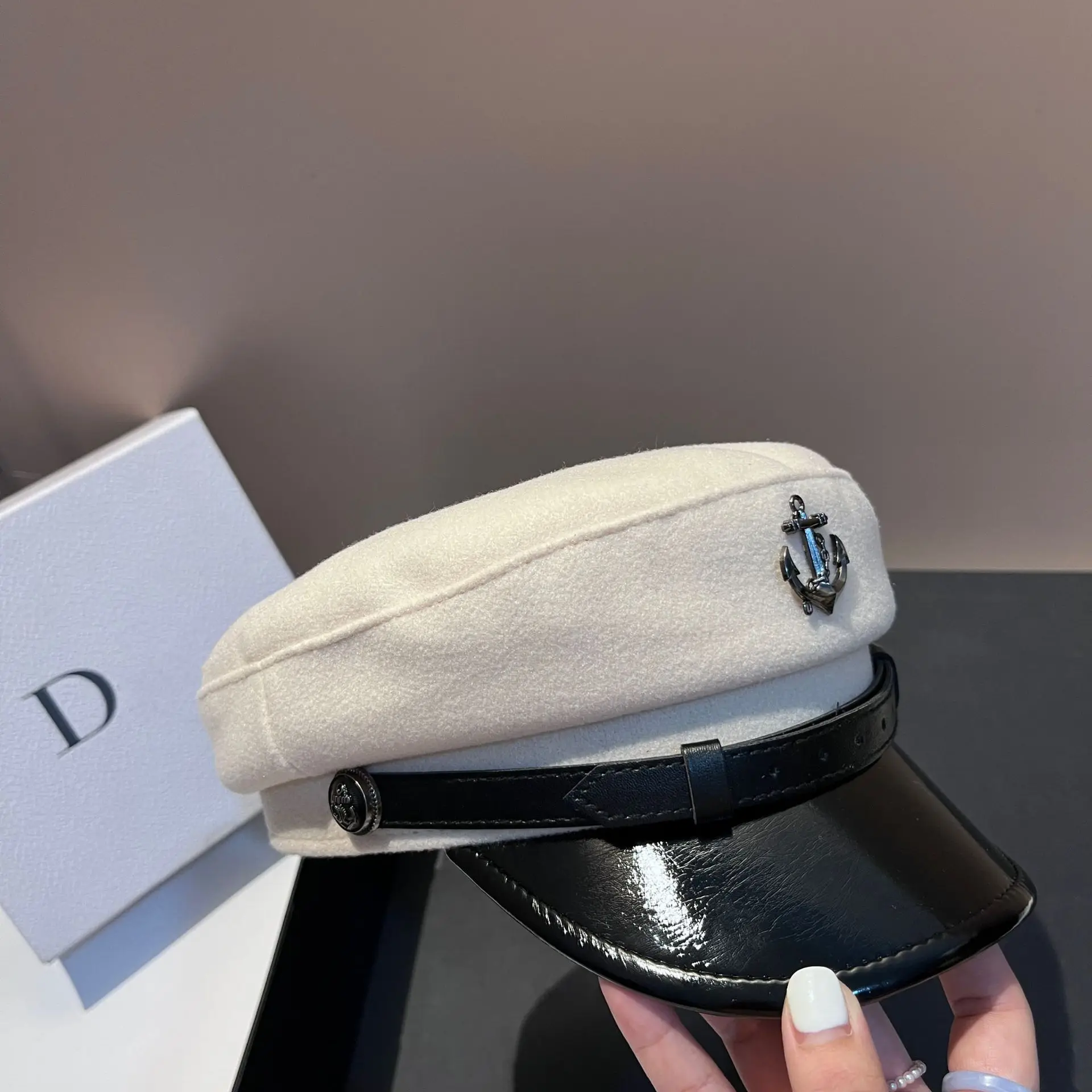 Nouvelle ceinture en laine, chapeau bleu marine, luxe léger européen et américain, mode, cuir anti-âge, casquette chaude, chapeau de journal pour femme_voghion.com