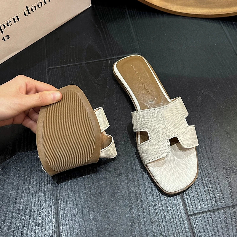 

Женские шлепанцы на плоской подошве, летние модные пляжные шлепанцы с квадратным каблуком, элегантные летние шлепанцы, дамские сандалии с надписью, 2024