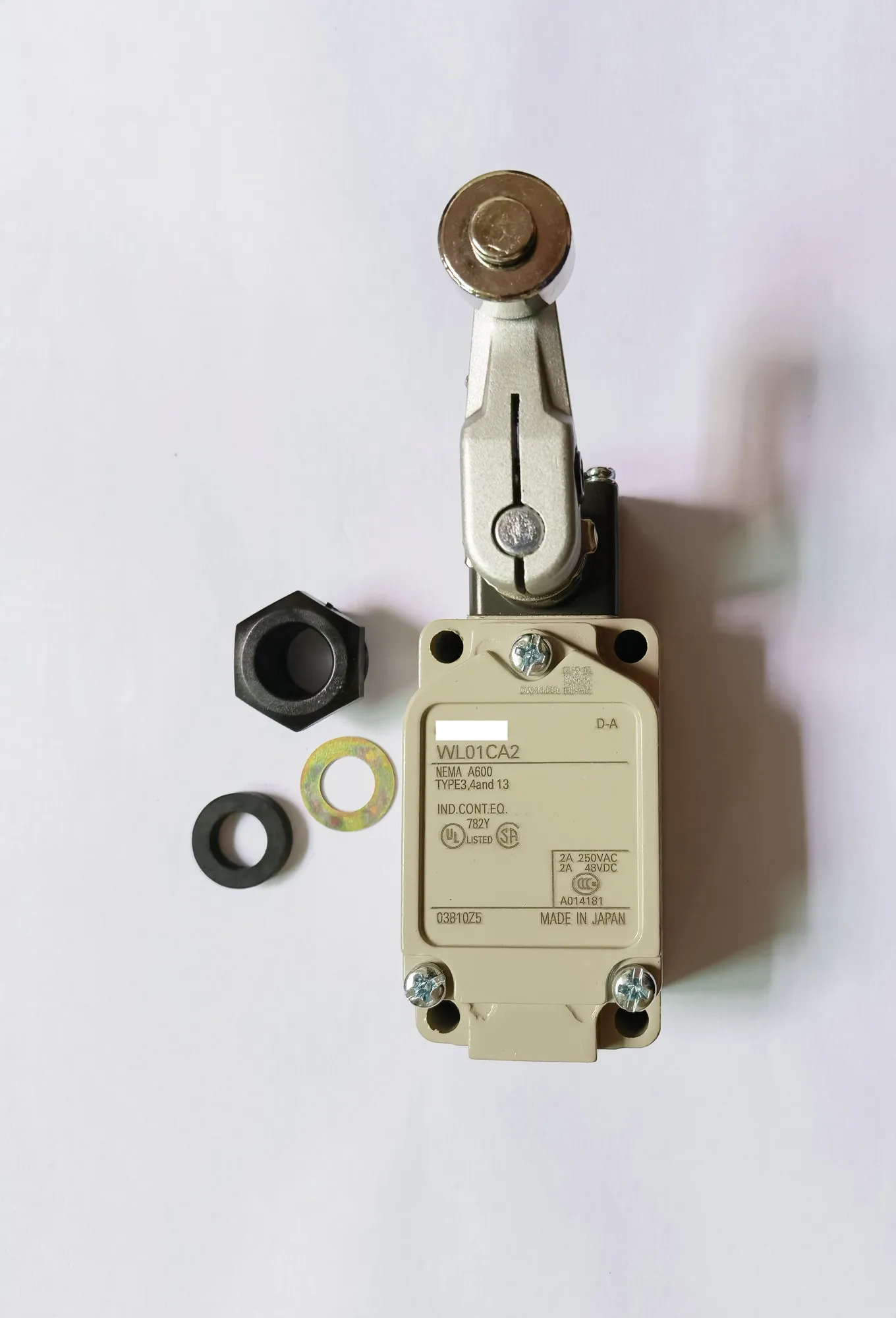 

Original new 100% quality low price sales new close switch travel switch WL01CA2 limit switch proximity switch