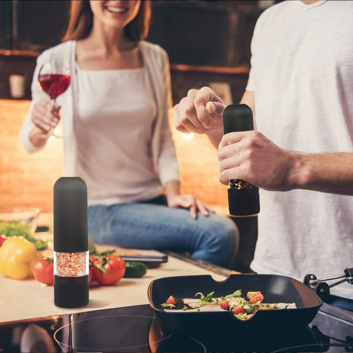 Electric Salt and Pepper Mill Grinders Set Adjustable Thickness Herb Spice Mill with Led Light Kichen Barbecue Grinding Tools