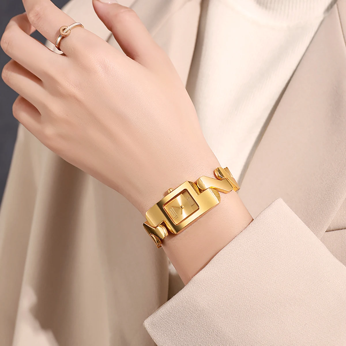 ساعة كوارتز جديدة بسيطة مربعة عربية رقمية صغيرة بح...