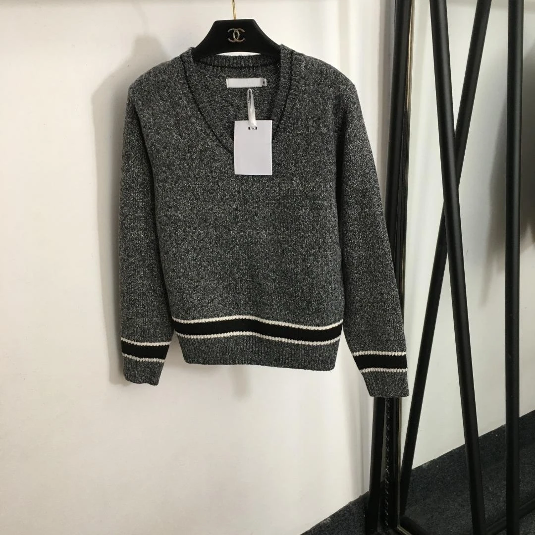 

2023 Latest V-neck Long Sleeve Snowflake Women's Pullover