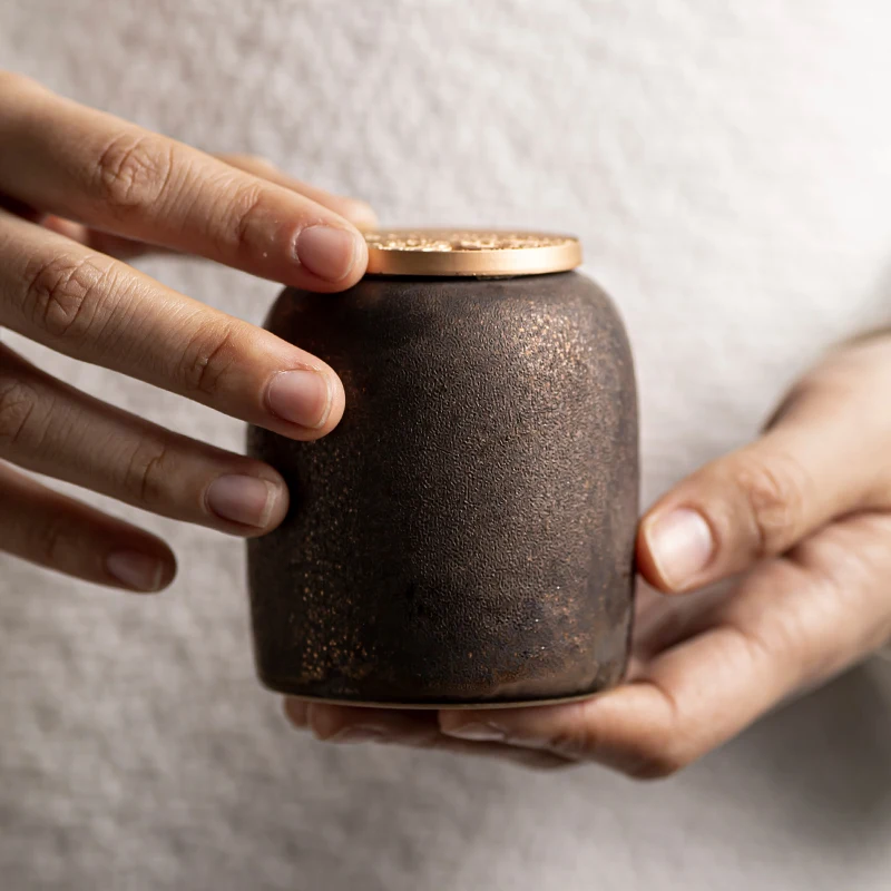 

Classical Rough Pottery Tea Pot Japanese Ceramic Sealed Pot Small Portable Storage Pot Mini Candy Nut Coffee Bean Storage Bottle