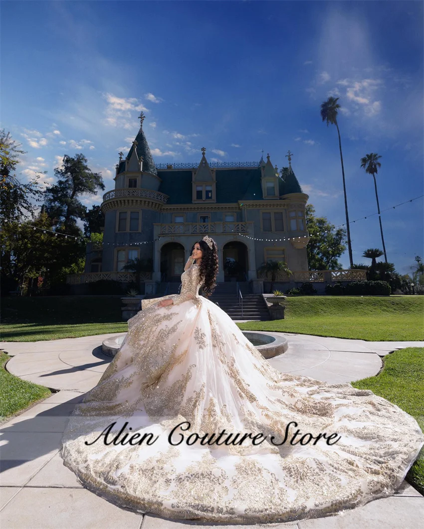 Sumptuous White Quinceanera Dress Ball Gown Sequins Appliques Birthday Gown With Long Sleeve Vestidos De 15 A&ntilde;os Customized