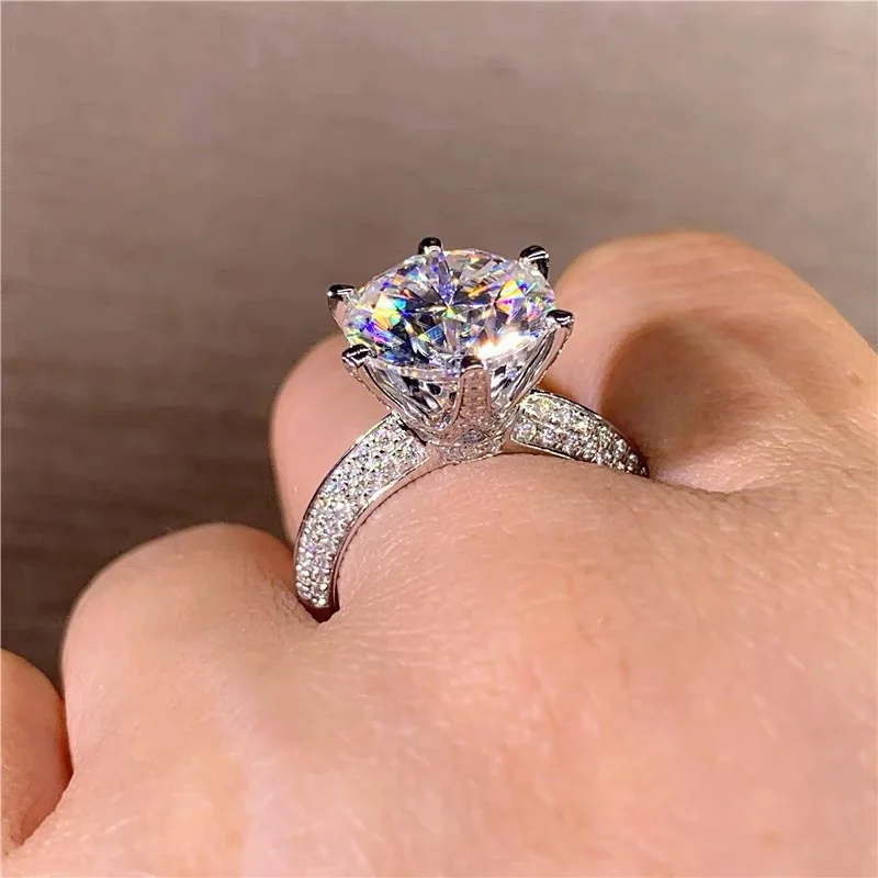

Кольцо женское из серебра 925 пробы, с фианитом