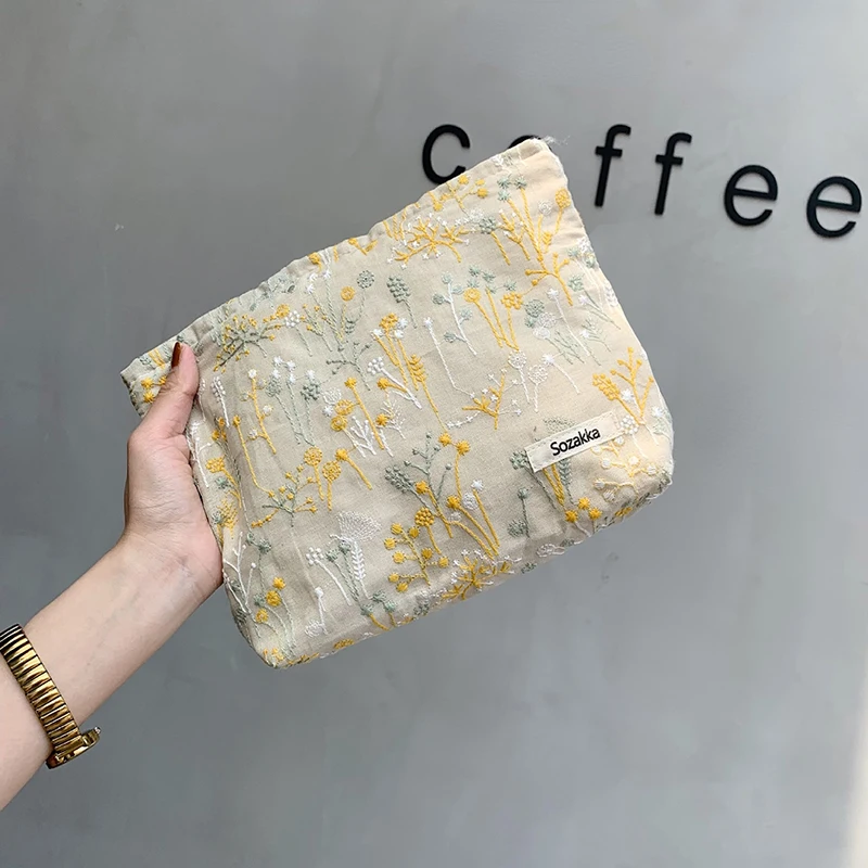 

Large Women Floral Cosmetic Bag Flowers Makeup Bag Travel Makeup Beauty Case Organizer Female Handbag Clutch Purse Zipper Pouch