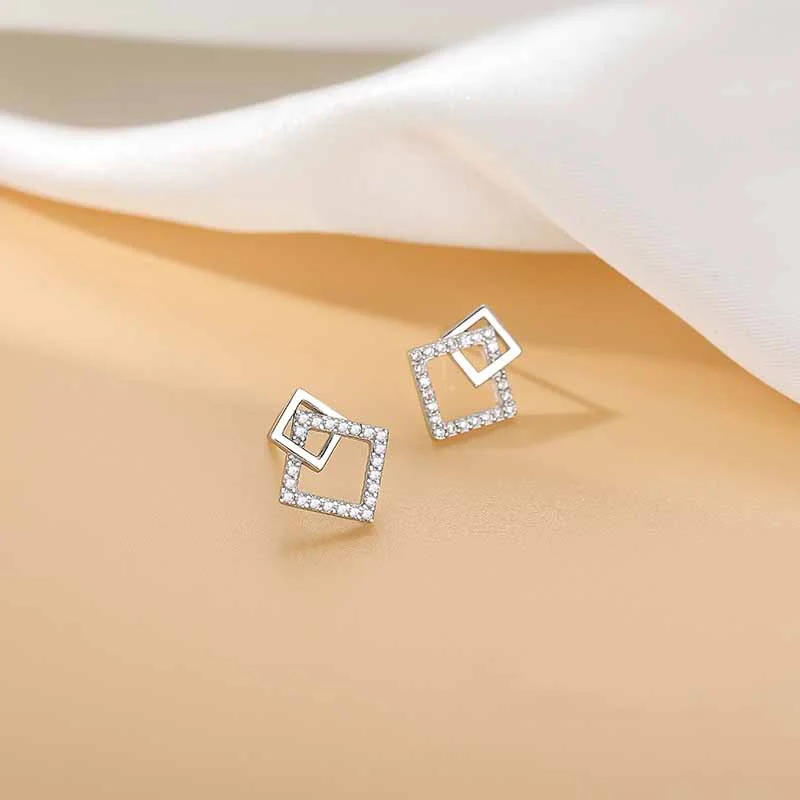 

Geometric Square Interlocking , Simple and High-end Feel Earrings, 2023 European and American Fashion New Light Luxury