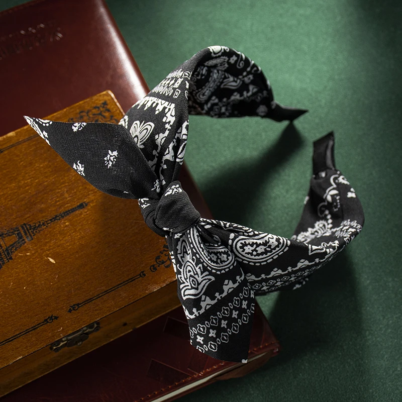Bow-black