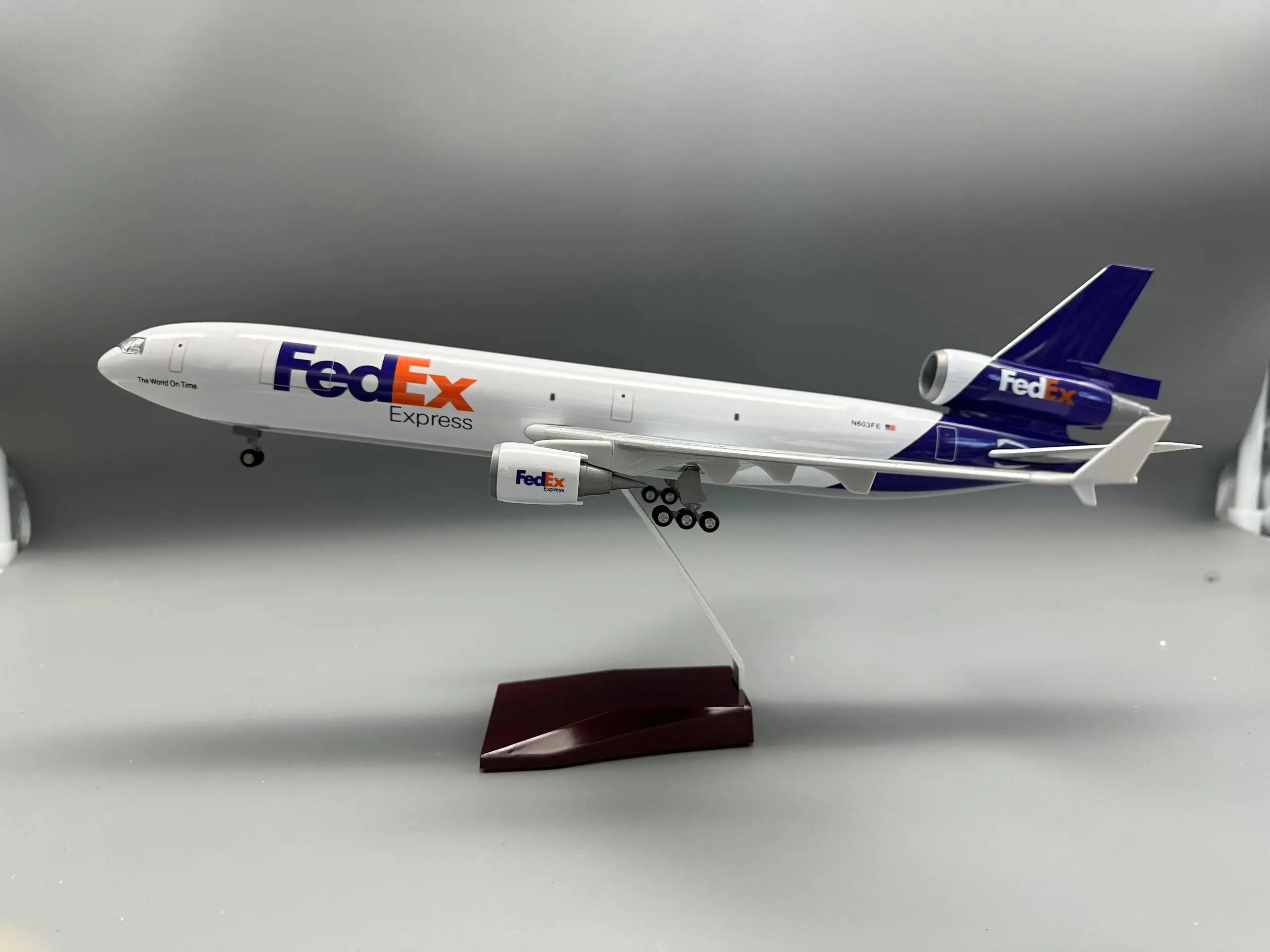 MD11 FedEx 화물 항공 47cm 1:130 스케일 모형 비행기 MD-11 레진 비행기 랜딩기어 및 바퀴 포함 항공기 장식품 선물