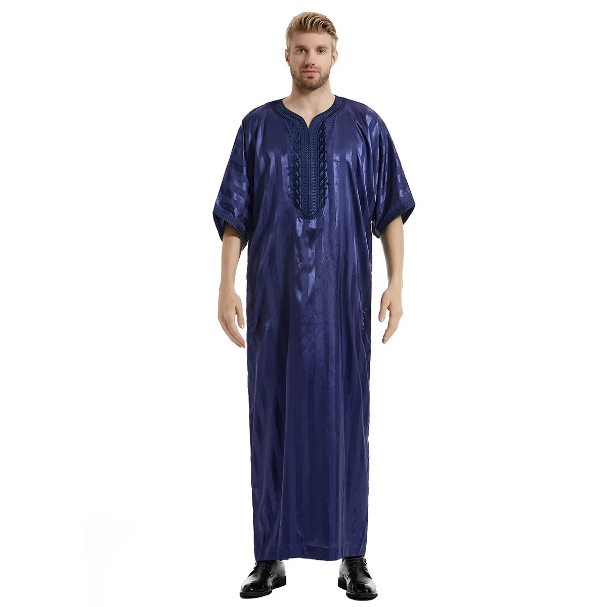 Рисунок 2 - Мусульманская мужская одежда Abaya