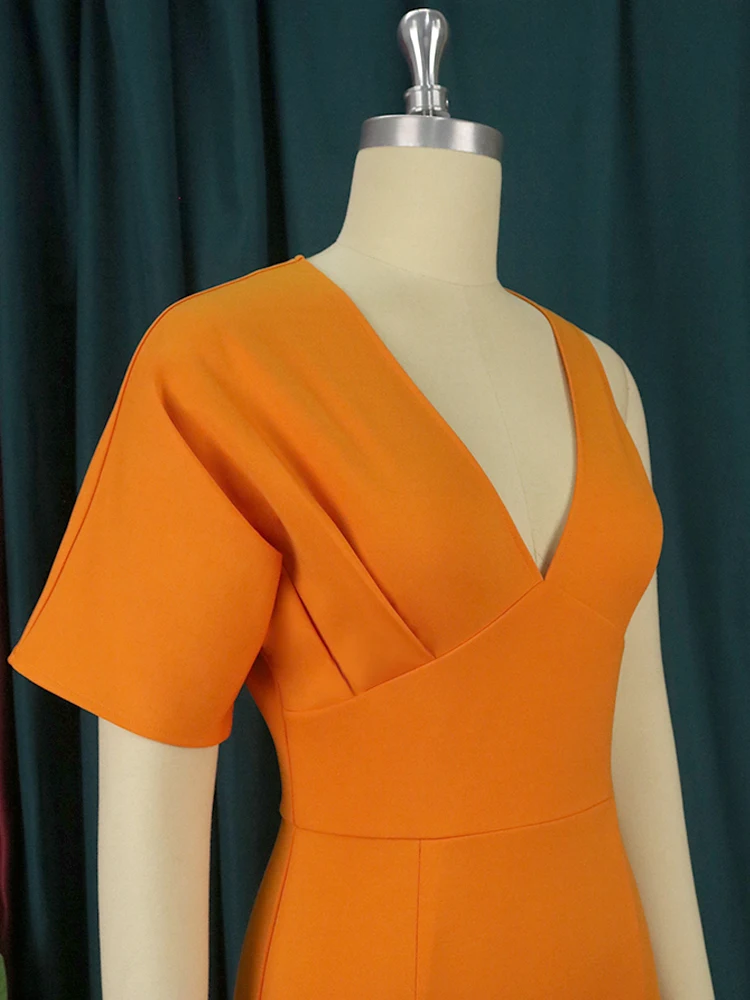 Рисунок 5 - Необычное женское платье с V-образным