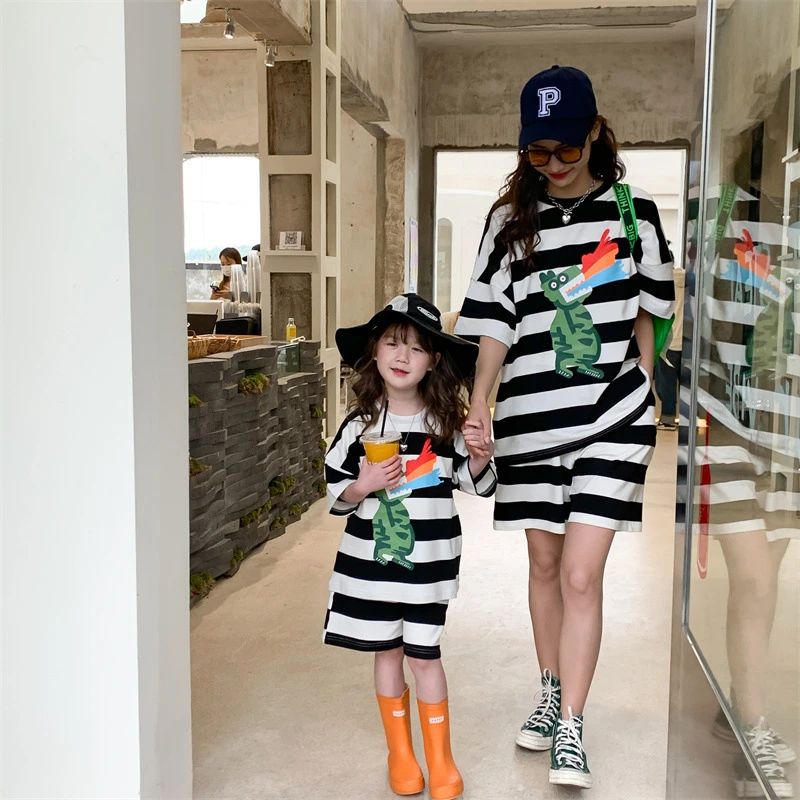 Conjuntos de ropa de algodón con dibujos de dinosaurios para madres niñas, trajes familiares a juego, ropa para madres y niños, Verano| - AliExpress