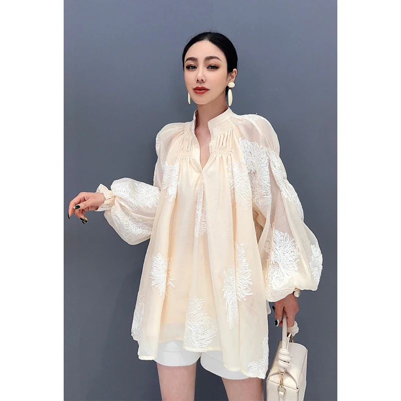 

SuperAen Spring/Summer 2024 New Lace Embroidered Shirt Lady Bubble Sleeve Loose Fashion Elegant Oversize Shirt