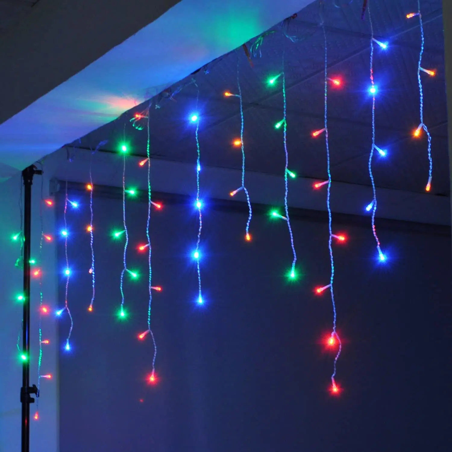 thumbnail image 1 of Cortina de luces navideñas con forma de copo de nieve, cadena de luces LED con cascada para decoración de exteriores, 5 m de caída, para fiestas en el jardín y vacaciones, 1 of 5