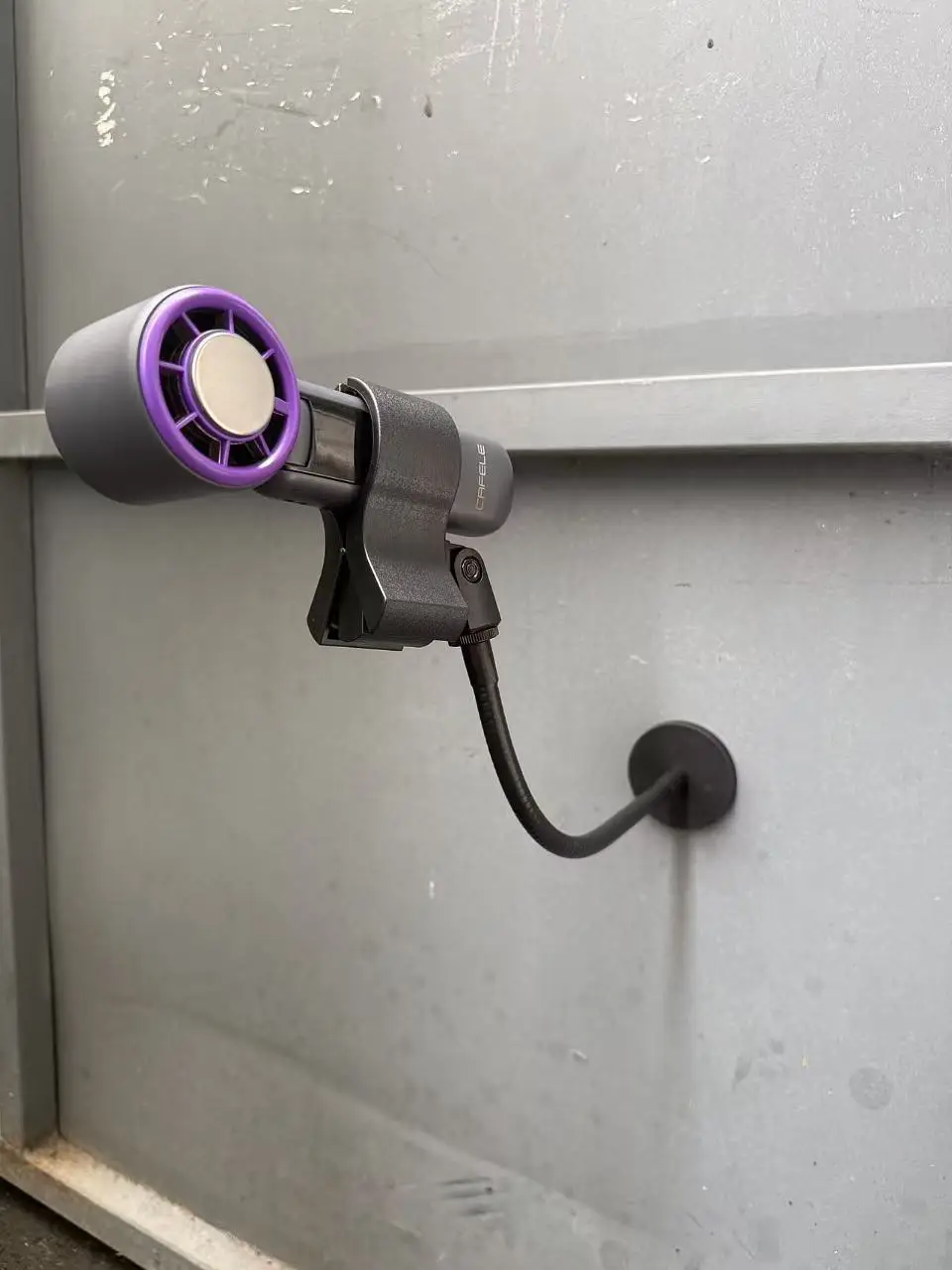 범용 자기 흡착식 마이크 고정 브래킷(확장 호스 포함) 360도 회전 팬 클립(안정적인 지지 제공)