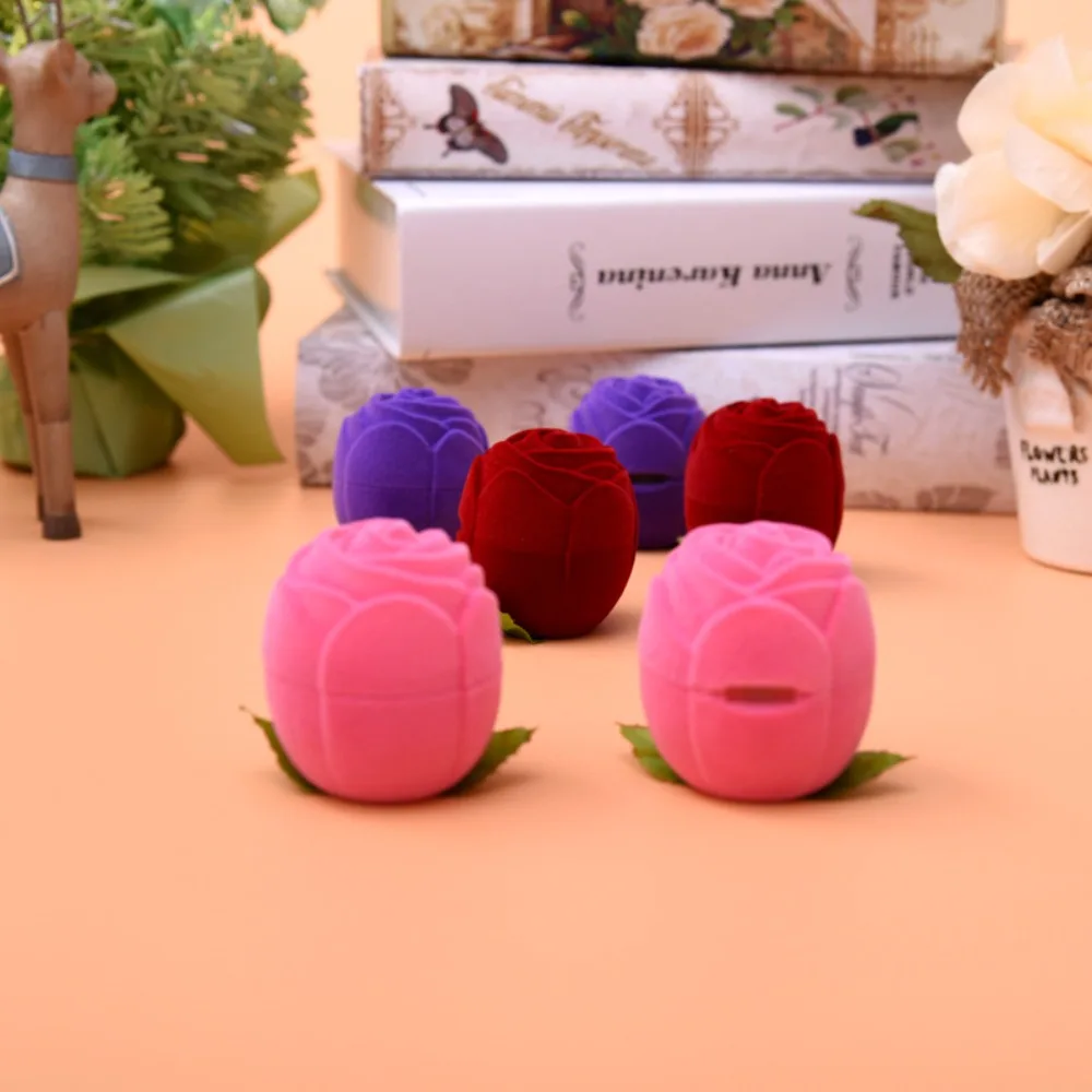 

Подарочная коробка для колец с защитой от пыли, милая бархатная шкатулка для ювелирных украшений с цветами розы, для экономии места, на День святого Валентина