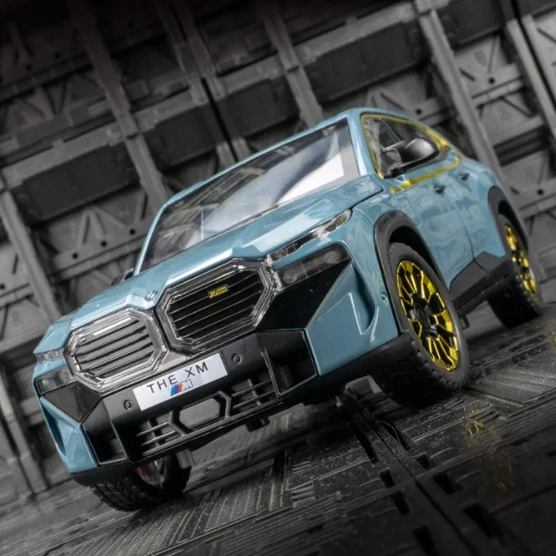 

Модель спортивного автомобиля 1:24 BMW XM SUV из сплава, литая металлическая модель автомобиля, модель имитации звука и искусства, коллекция детских игрушек, подарок