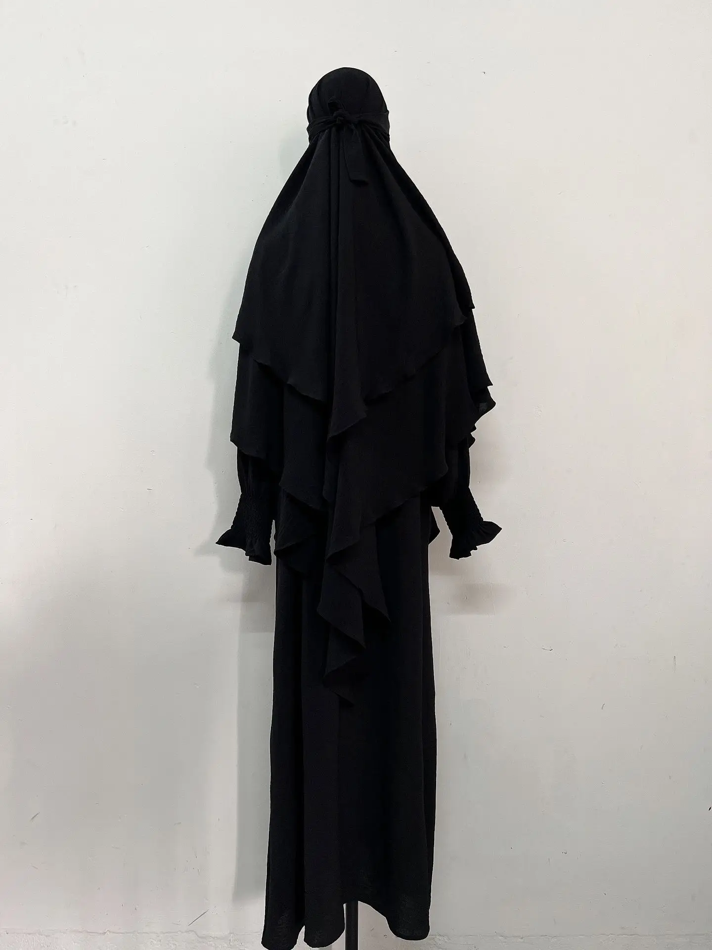 Black [set]