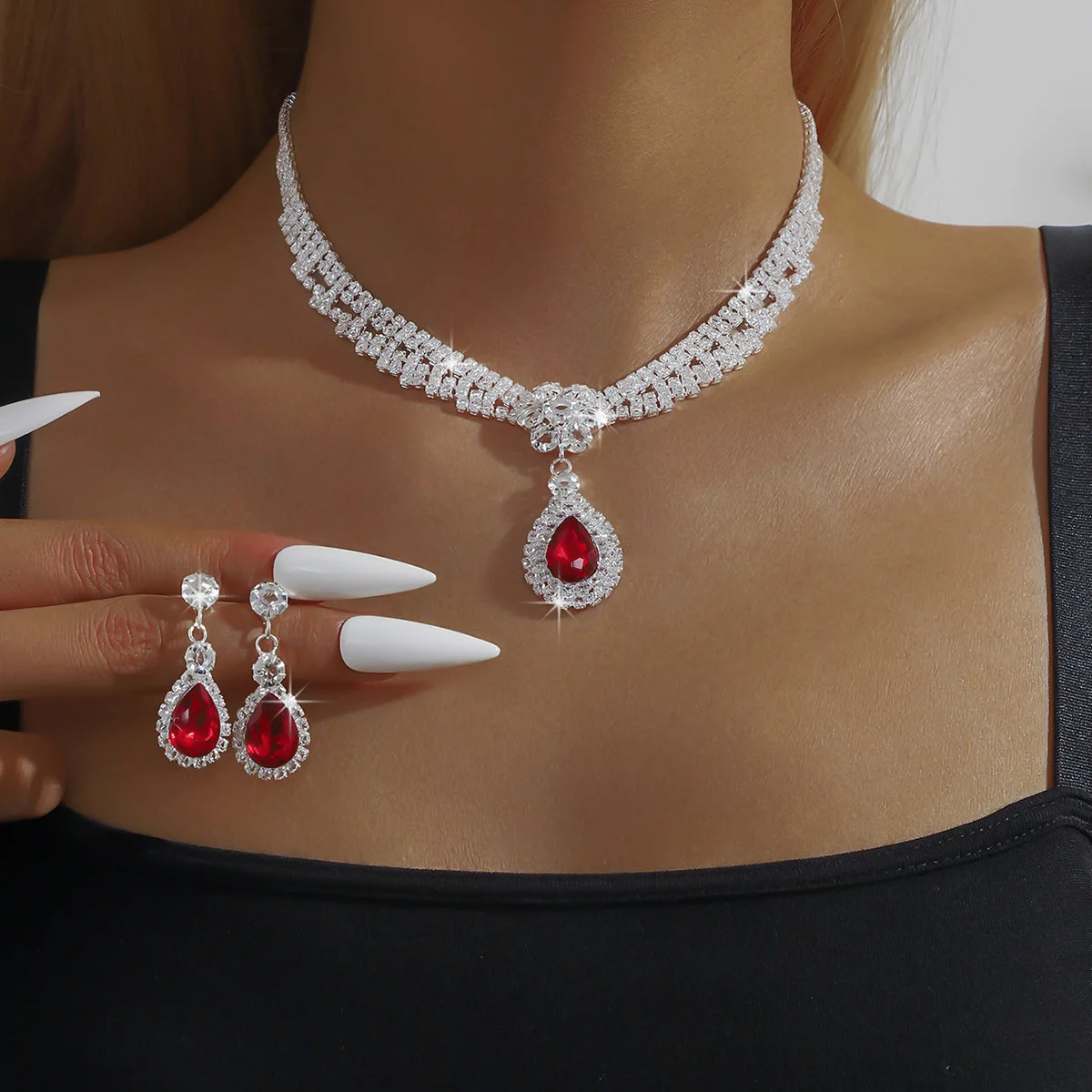 Yolev Set van 4 bruidssieraden, halsketting, druppelhanger, oorbellen, strass, armband, set, dames, meisjes, bruiloft, feest, brautschmuck, koper