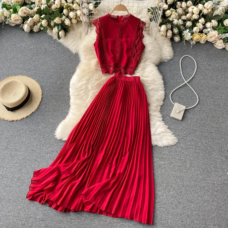 

Seaside Holiday Suit 2022 New Female Lace Top High Waist Thin Crimped Chiffon Skirt Two Piece Set